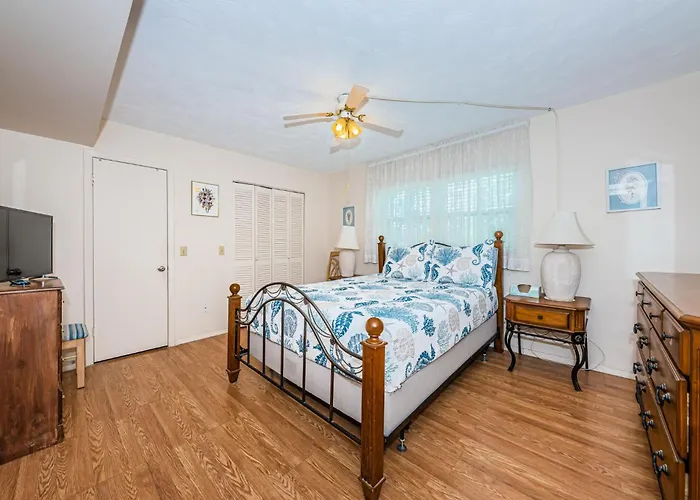 Yacht Club Waterfront Apartment Clearwater Beach