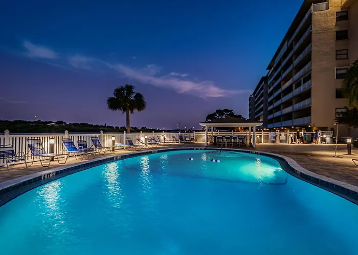 Yacht Club Waterfront *
