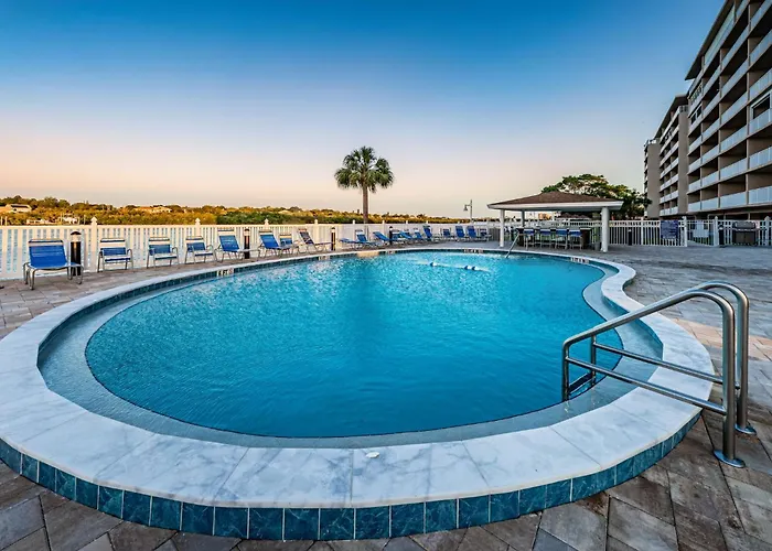 Yacht Club Waterfront * Clearwater Beach