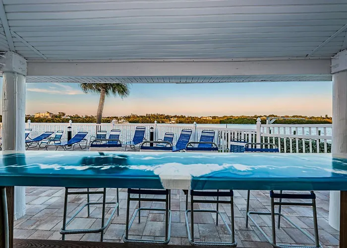 Yacht Club Waterfront *