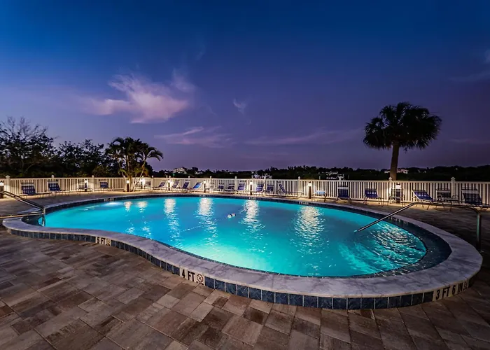 Yacht Club Waterfront *